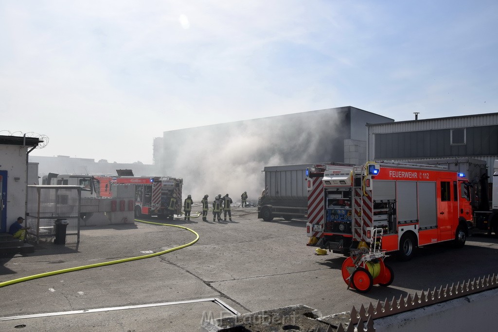 Feuer 2 Koeln Poll Siegburgerstr P002.JPG - Miklos Laubert